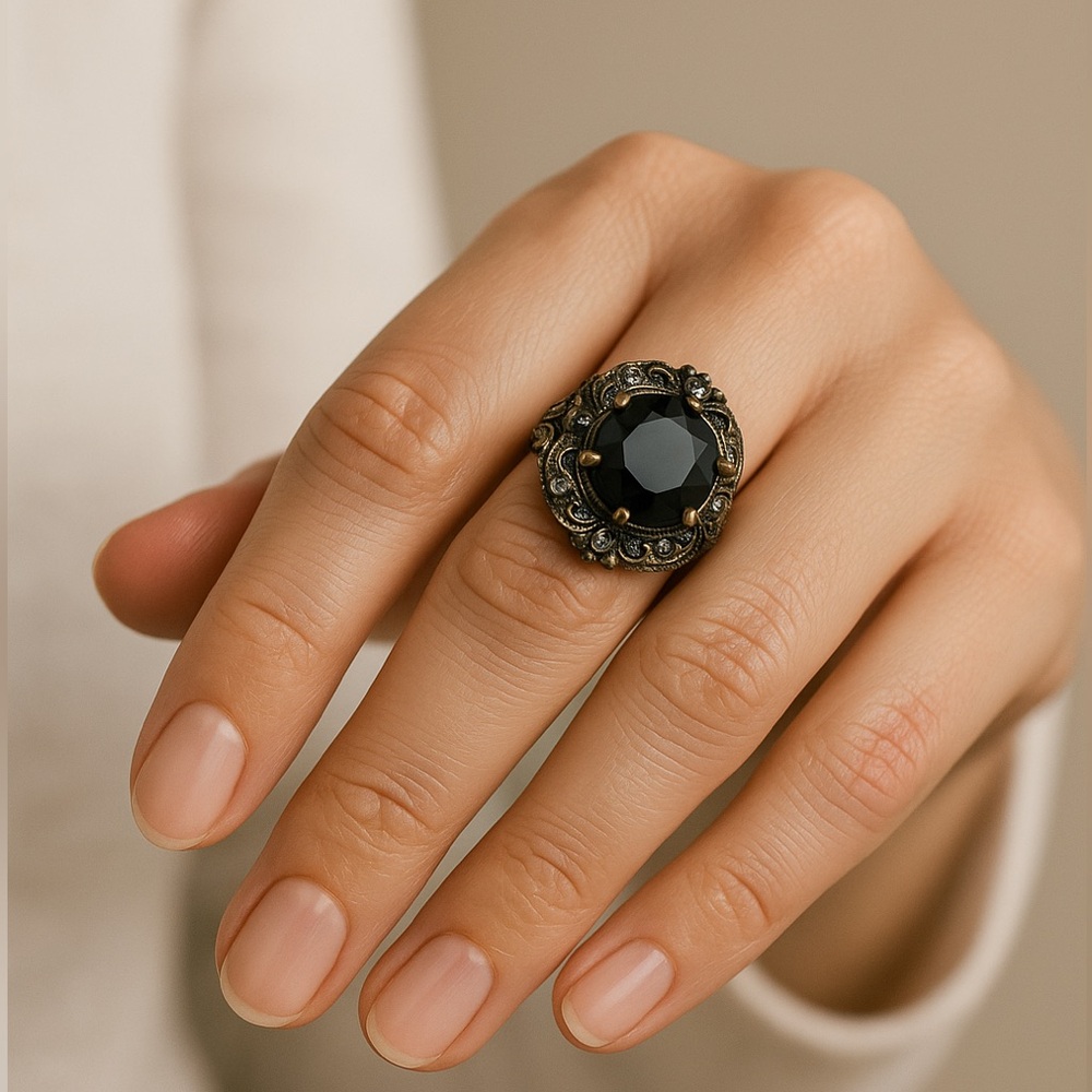 Lucky Brand Black Pyramid Stone Thick Gold Tone Band Goth Witch Sz 7